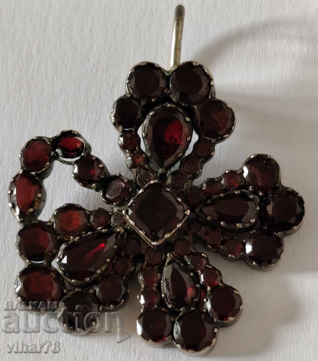 Old pendant with garnet