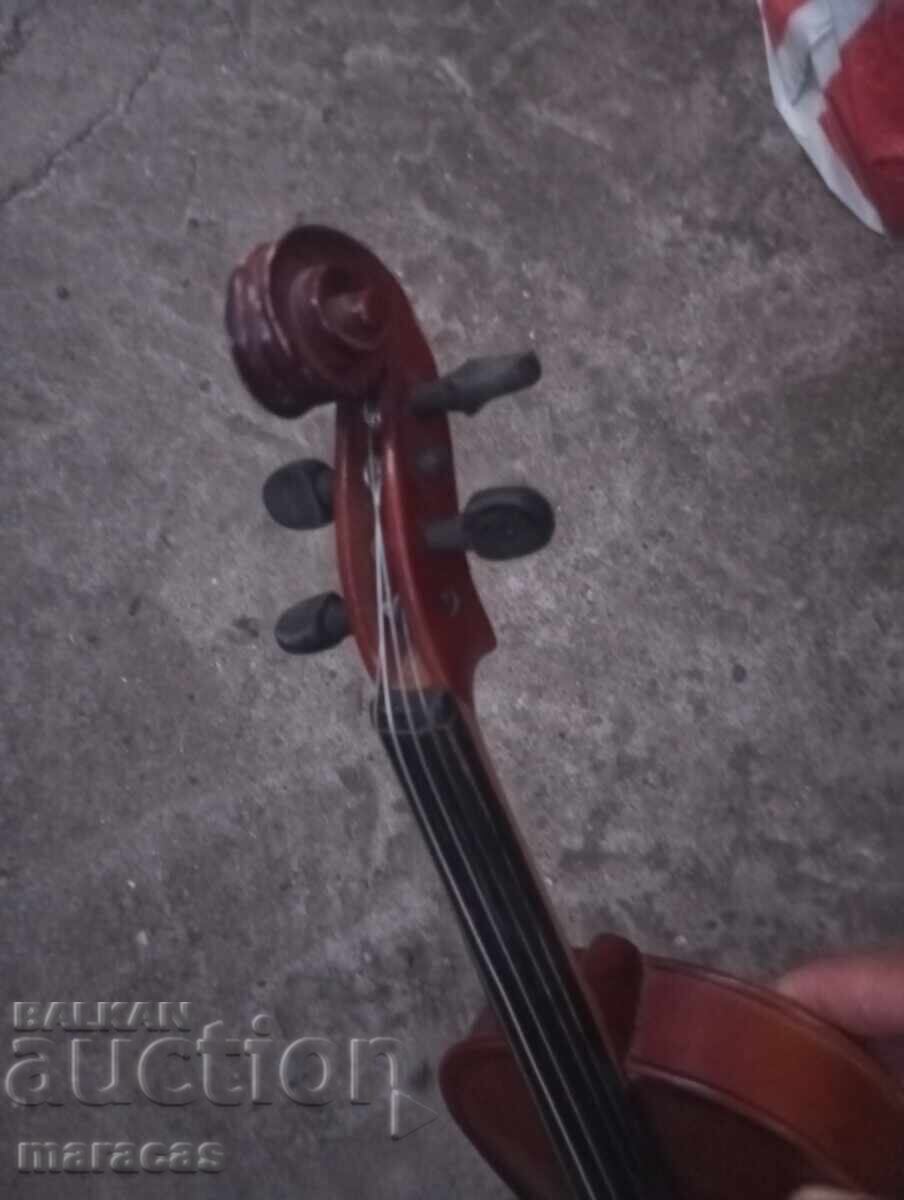 An old violin - 6 An old violin - 6