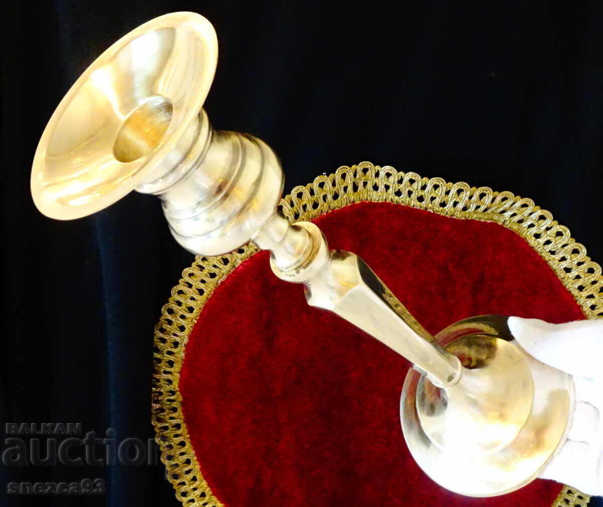 Bronze candlestick 26 cm, 500 g with price 37.00 BGN | € 18.92