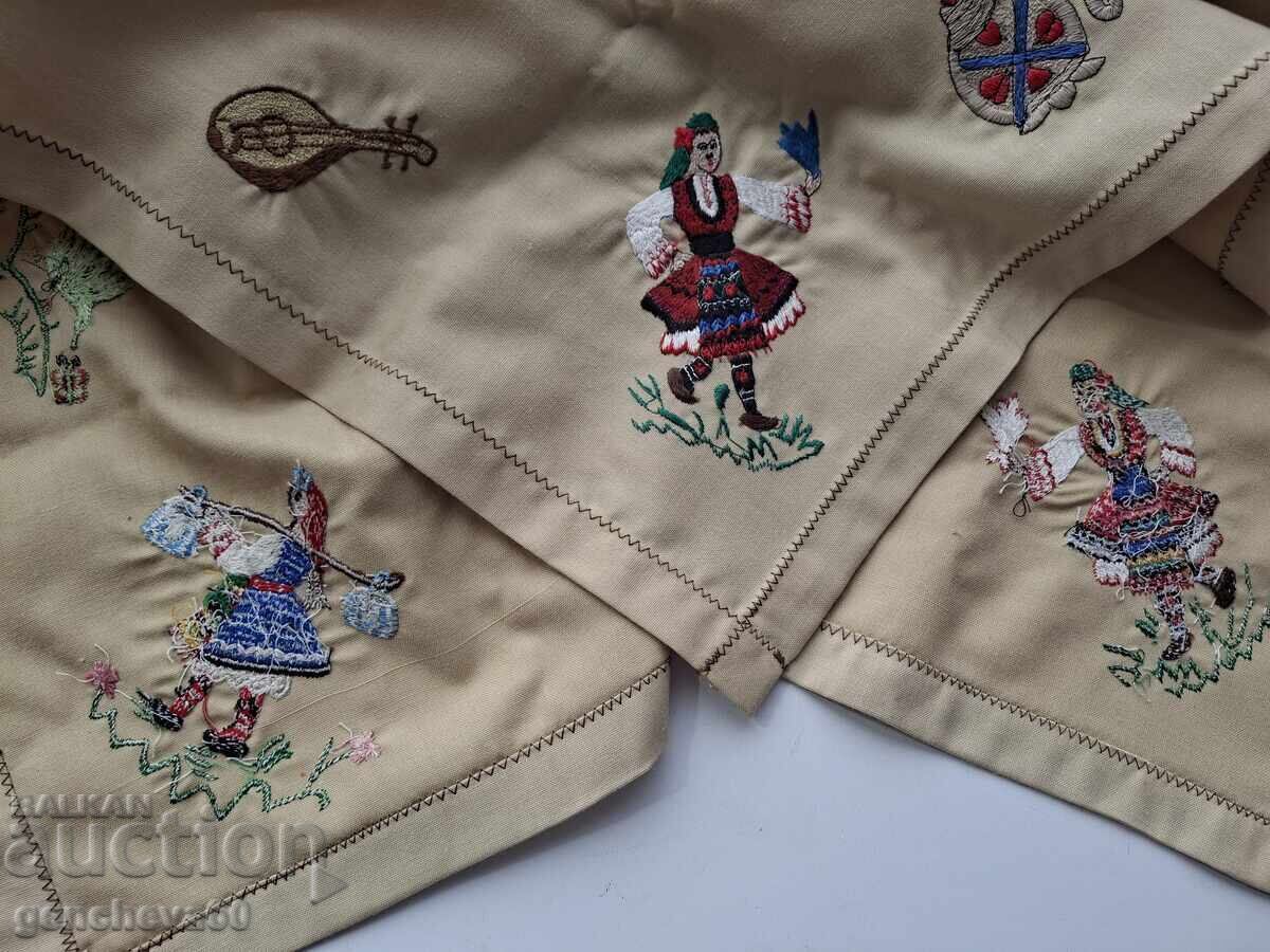 Δημοπρασία Κάλυμμα τραπεζιού με κέντημα - παραδοσιακές φορεσιές