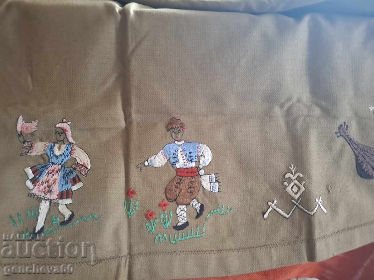 Față de masă brodată de epocă (SOȚA-horo) cu preț € 15.00 | 29.34 BGN