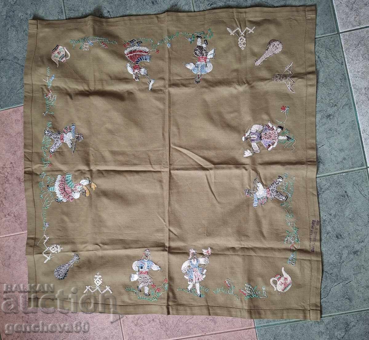 Бродирана покривка за маса от СОЦА-хоро - 6