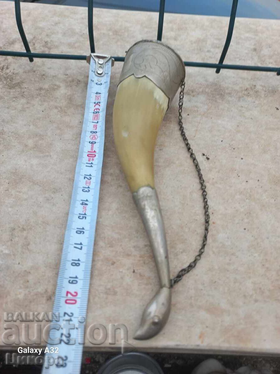 Licitație COARNĂ DE ARGINT RENASCENTALĂ PENTRU VIN, BIJUTERIE, COSTUM POPULAR