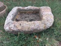 PIATRĂ SCULPTATĂ VECHE CHIUVETĂ