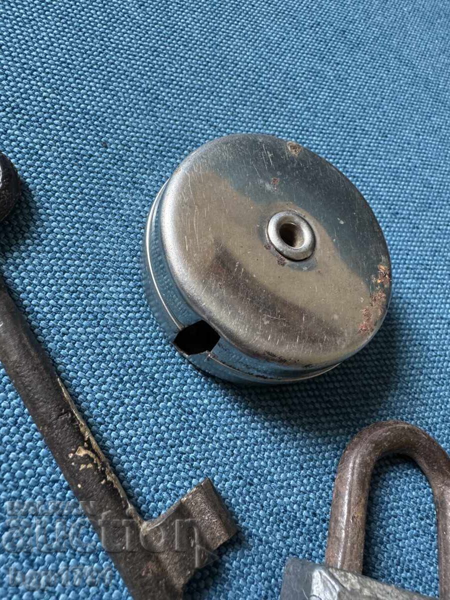 Lot of 7 antique items with price 10.00 BGN | € 5.11