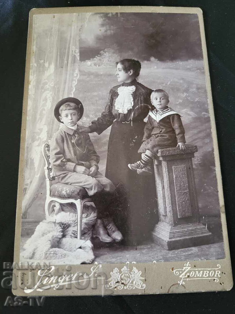 Στούντιο φωτογραφίας από χαρτόνι Στούντιο φωτογραφίας από χαρτόνι