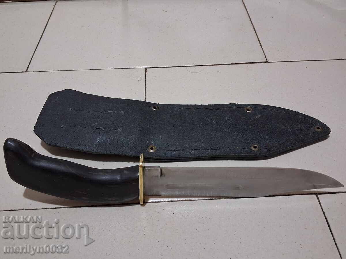 Auction Hunting knife in a sheath with a buffalo horn handle Auction Hunting knife in a sheath with a buffalo horn handle