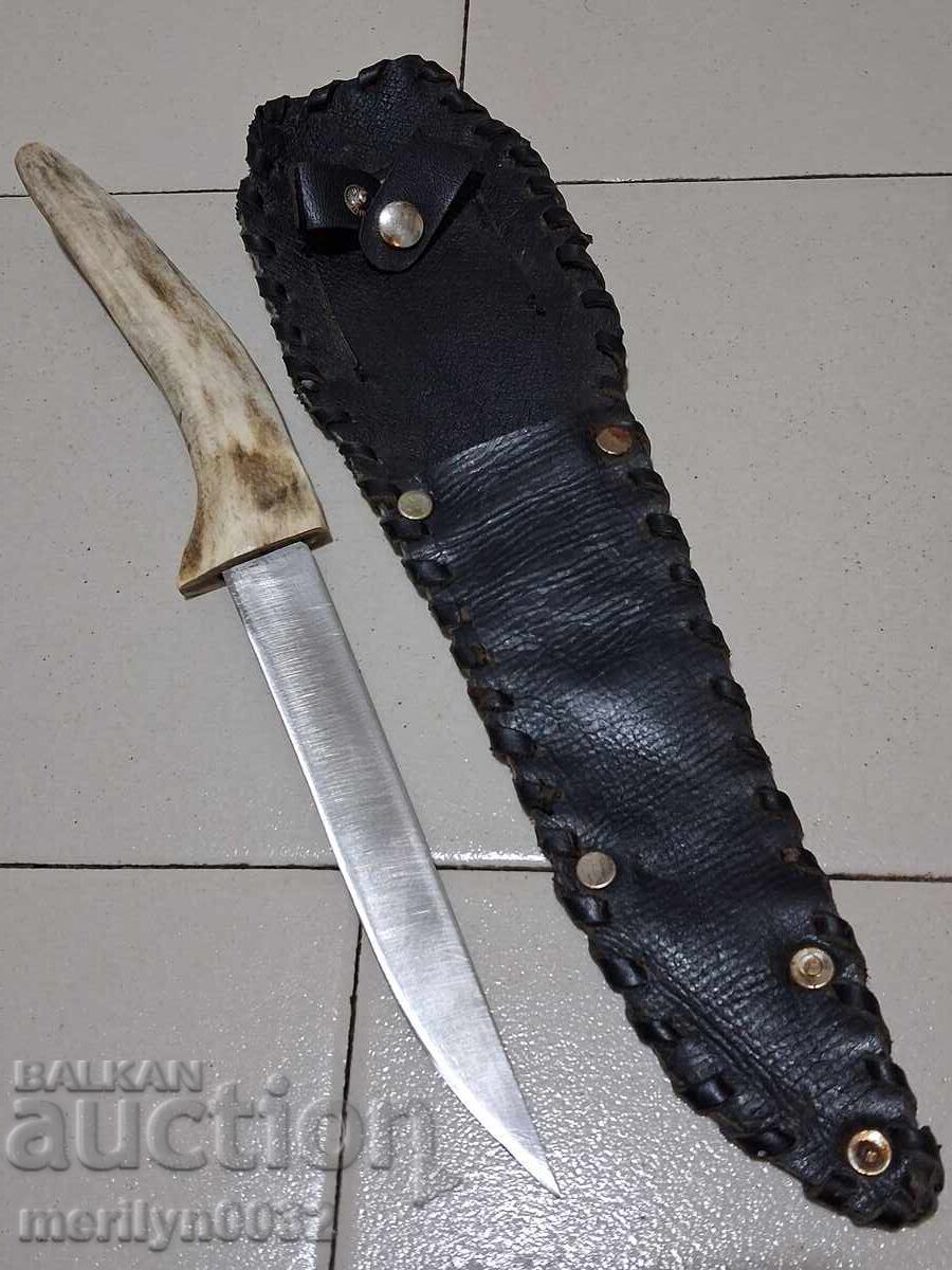 Cuțit de vânătoare în teacă cu mâner din corn de cerb cu preț € 48.97 | 95.78 BGN