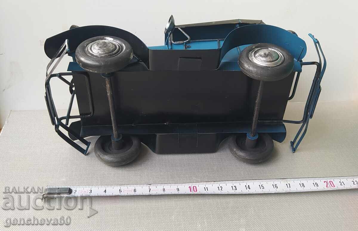 Ретро синя метална кола - 5 Ретро синя метална кола - 5