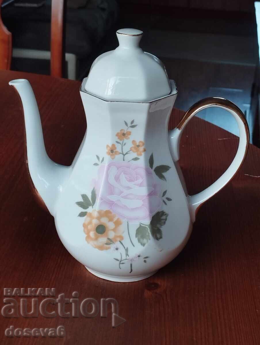 Kettle Fena Porzellan Beauty from Finnish porcelain