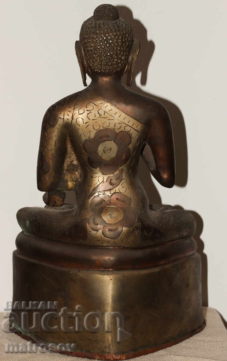 Delivery of Old Asian Buddha Sculpture Copper / Brass