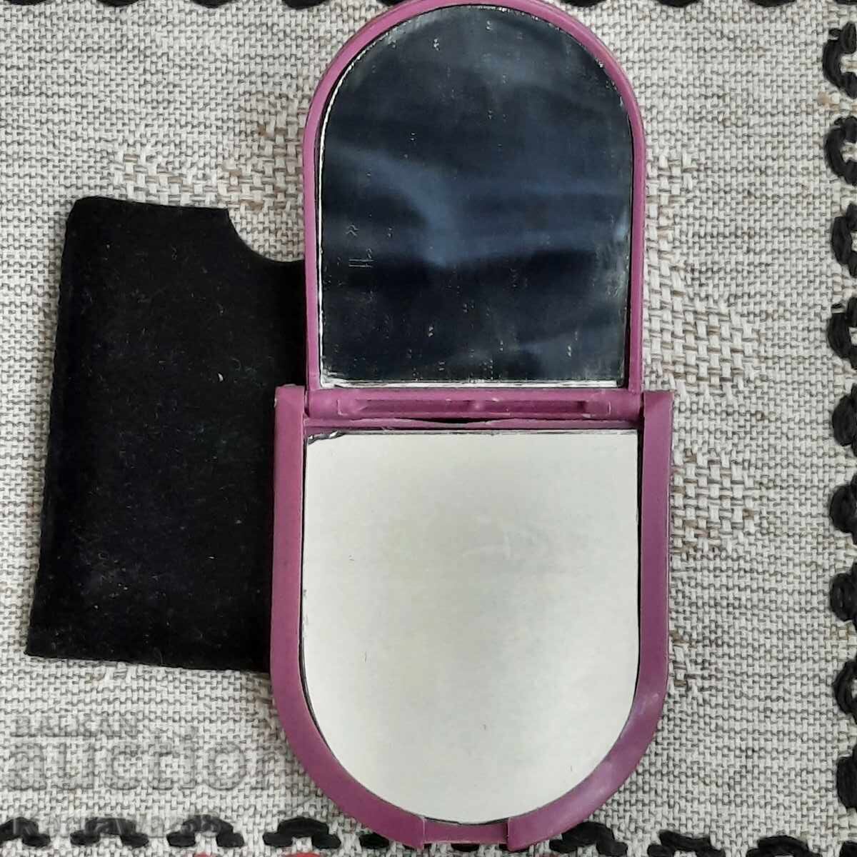 Oglindă de buzunar "Christian Dior" cu preț 3.00 BGN | € 1.53