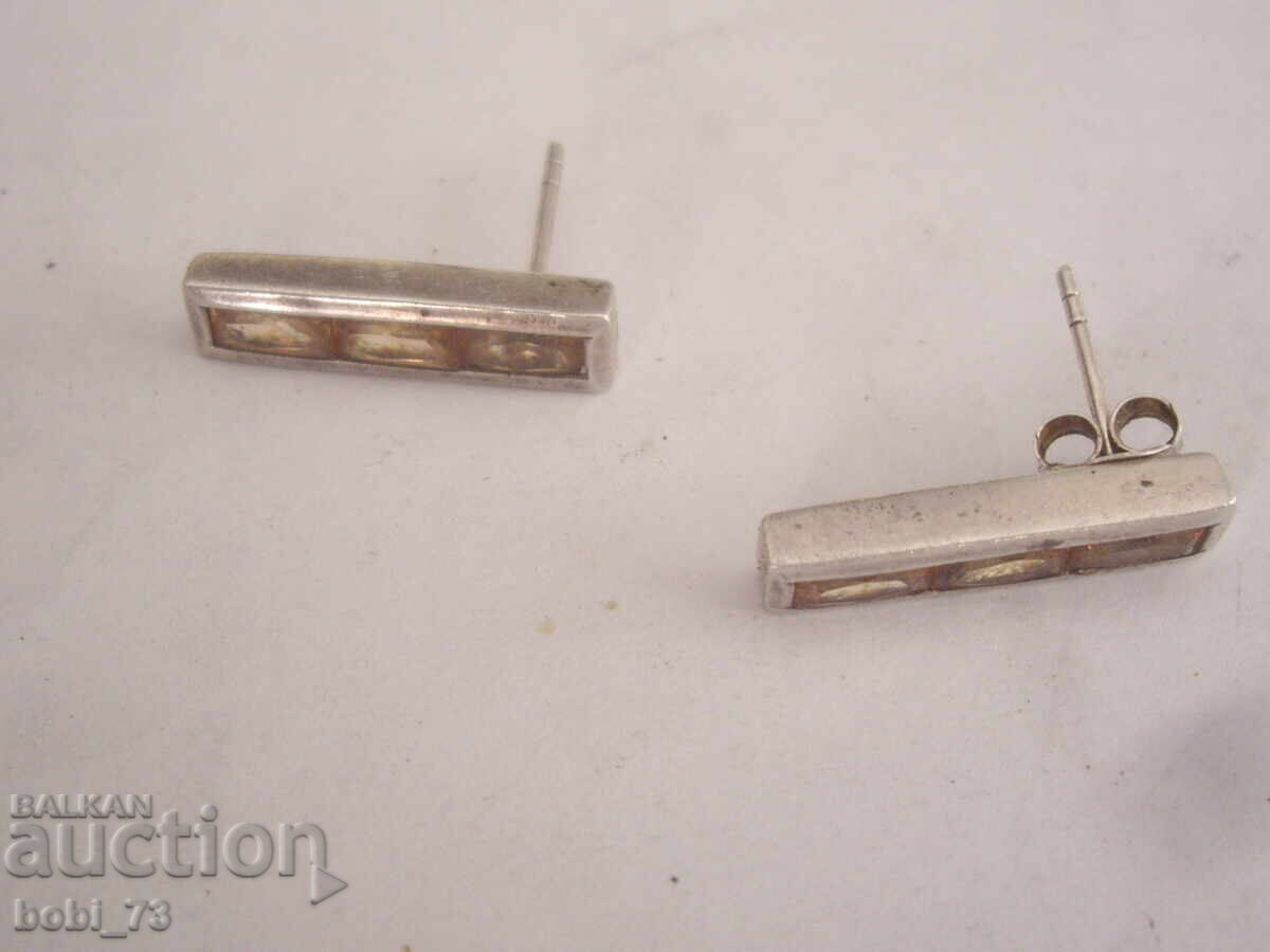 Стари сребърни обици.