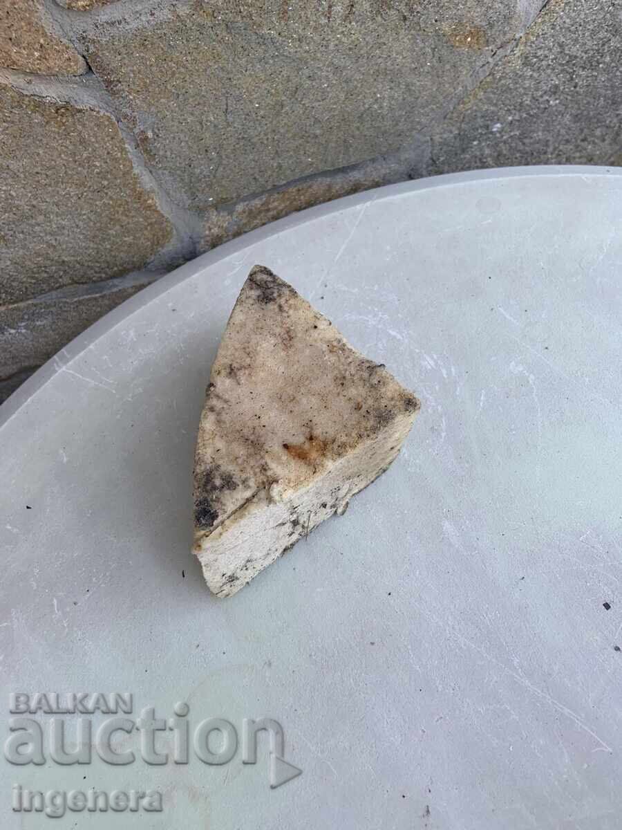 SĂPUN DE CASĂ CU UNSEMN DE PORC - 300 gr SĂPUN DE CASĂ CU UNSEMN DE PORC - 300 gr