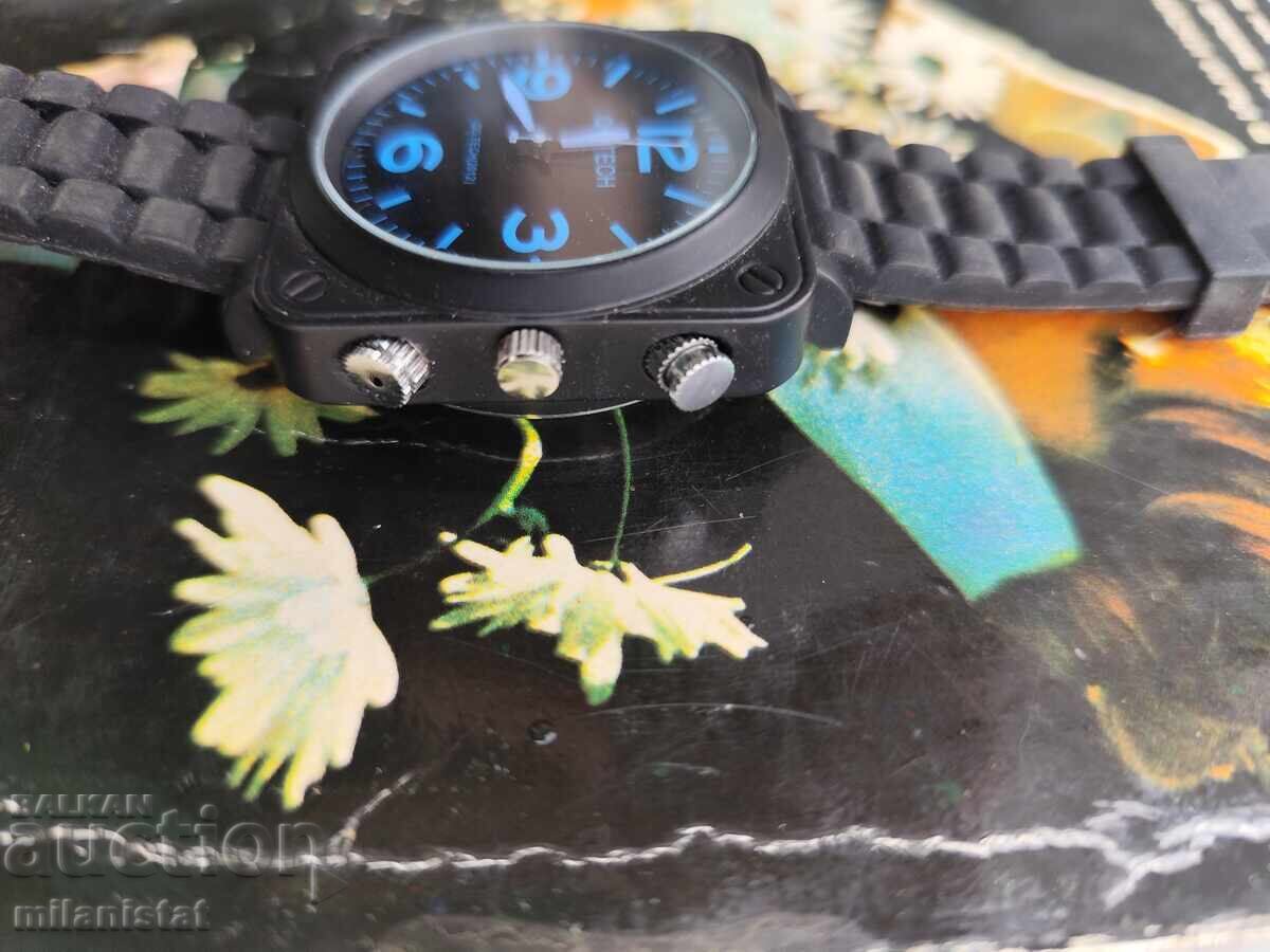 Watch that records video and takes photos with price 60.00 BGN | € 30.68