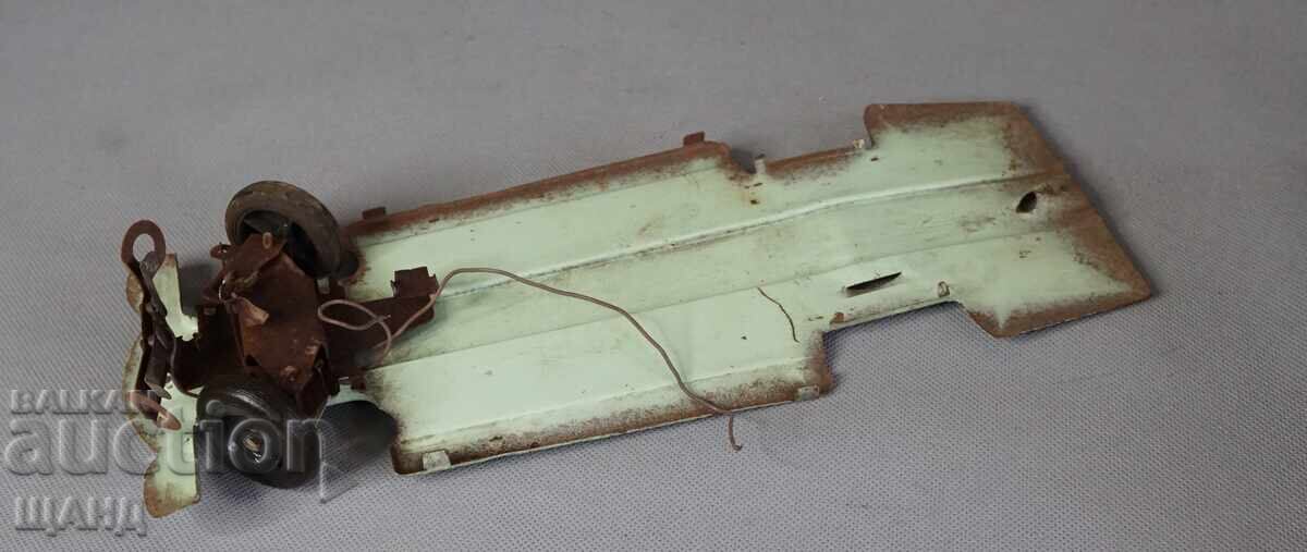 Дъно с гуми Стара Руска метална Играчка Кола модел с цена 12.15 лв. | € 6.21