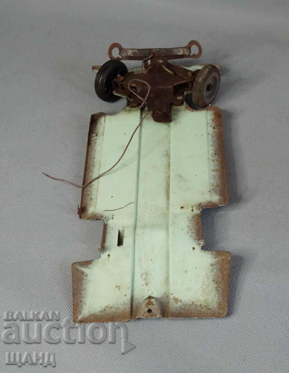 Аукцион Дъно с гуми Стара Руска метална Играчка Кола модел
