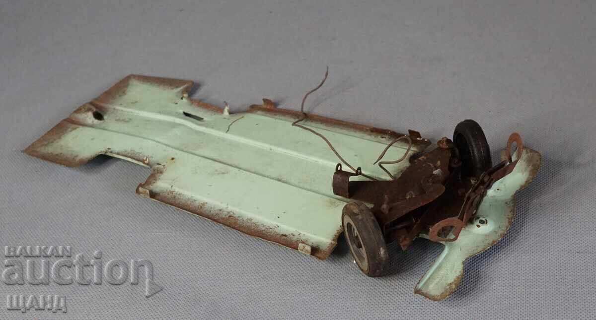 Placă de bază cu anvelope Jucărie metalică veche Rusă Model de mașină Placă de bază cu anvelope Jucărie metalică veche Rusă Model de mașină