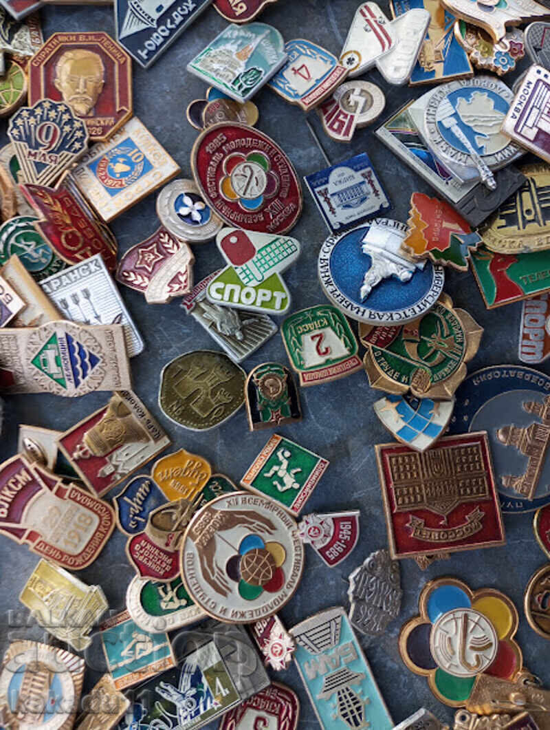 Auction Badges, pins 175 pieces Auction Badges, pins 175 pieces