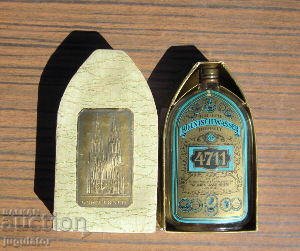 Παλιό γερμανικό γυάλινο μπουκάλι κολόνιας με κουτί με τιμή € 15.00 | 29.34 BGN Παλιό γερμανικό γυάλινο μπουκάλι κολόνιας με κουτί με τιμή € 15.00 | 29.34 BGN
