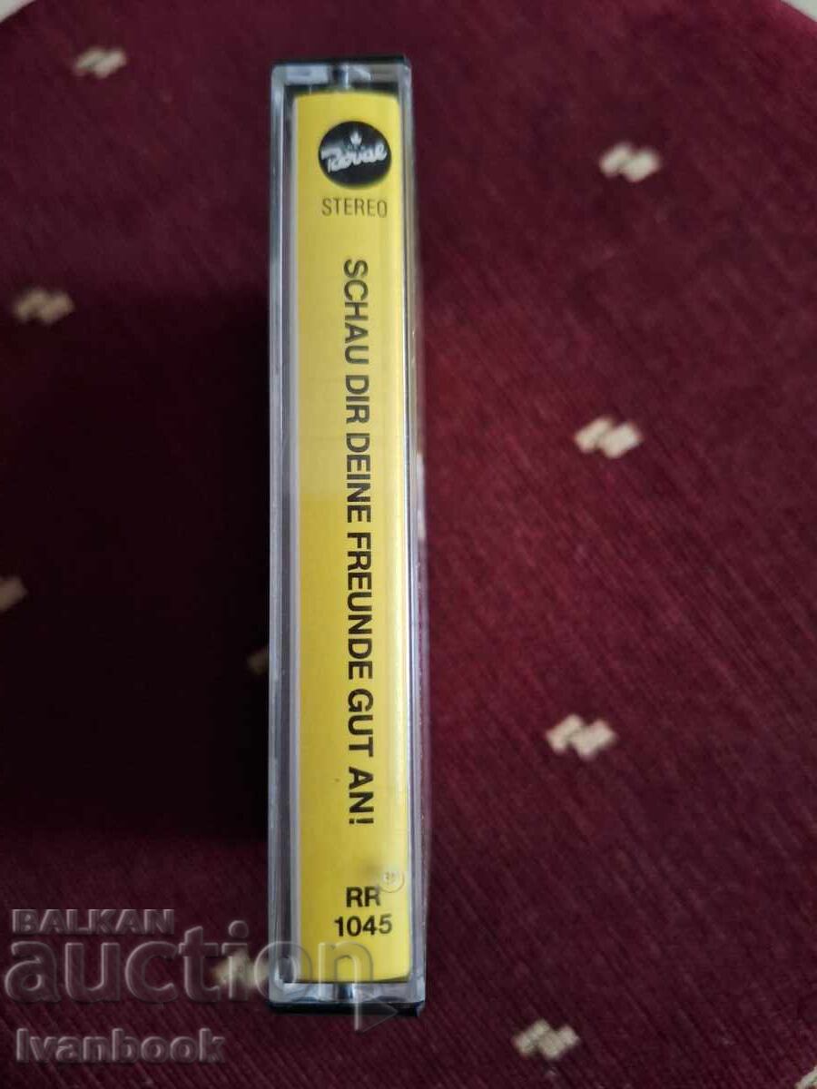 Аудио касета - Shau dir deine freunde an с цена 3.00 лв. | € 1.53 Аудио касета - Shau dir deine freunde an с цена 3.00 лв. | € 1.53