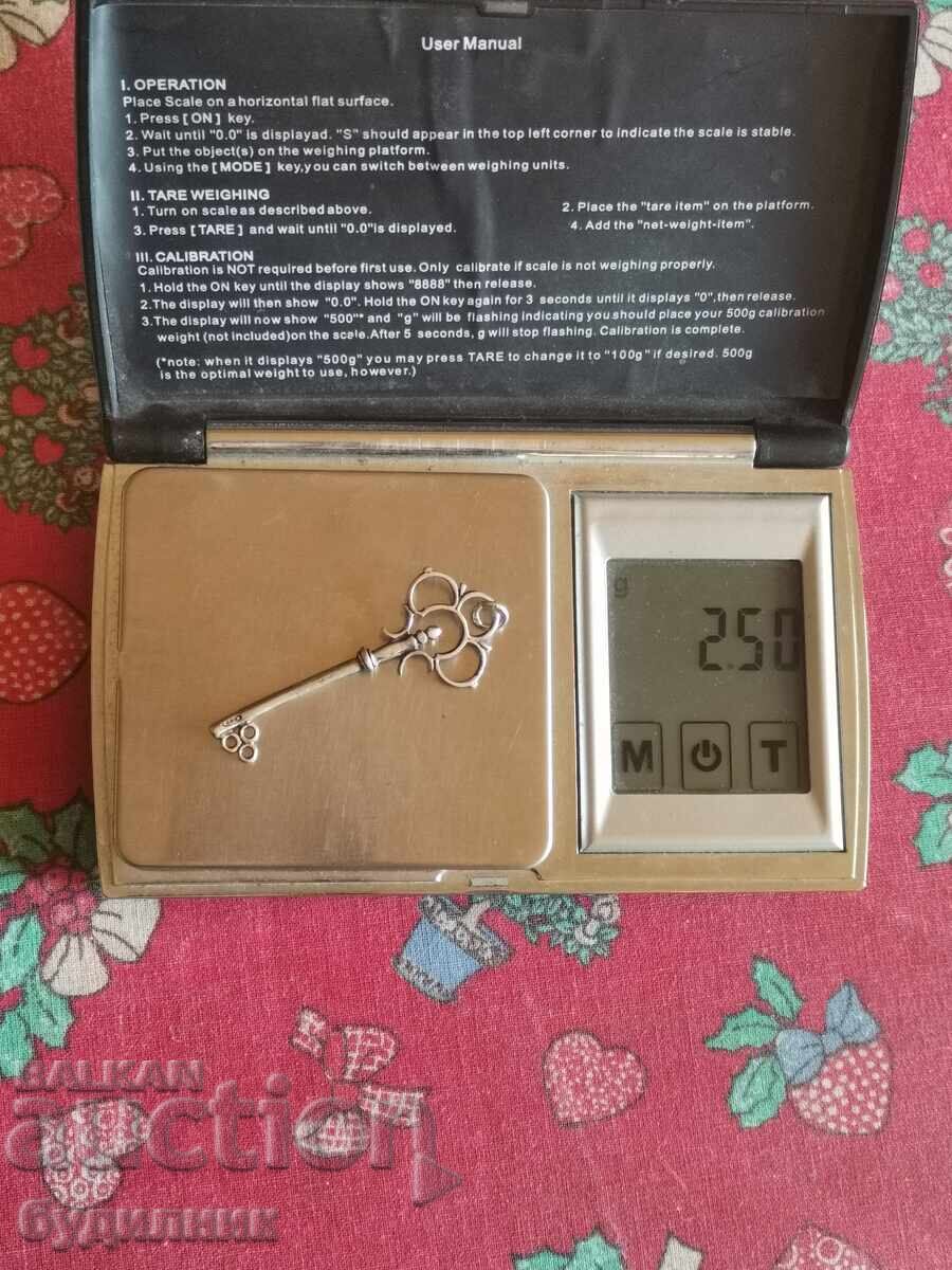 Silver pendant. I'm listing over 100 Auctions. Take a look and bid - 7