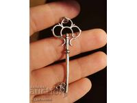 Pandantiv argint. Lansez peste 100 de licitații. Vedeți și celelalte