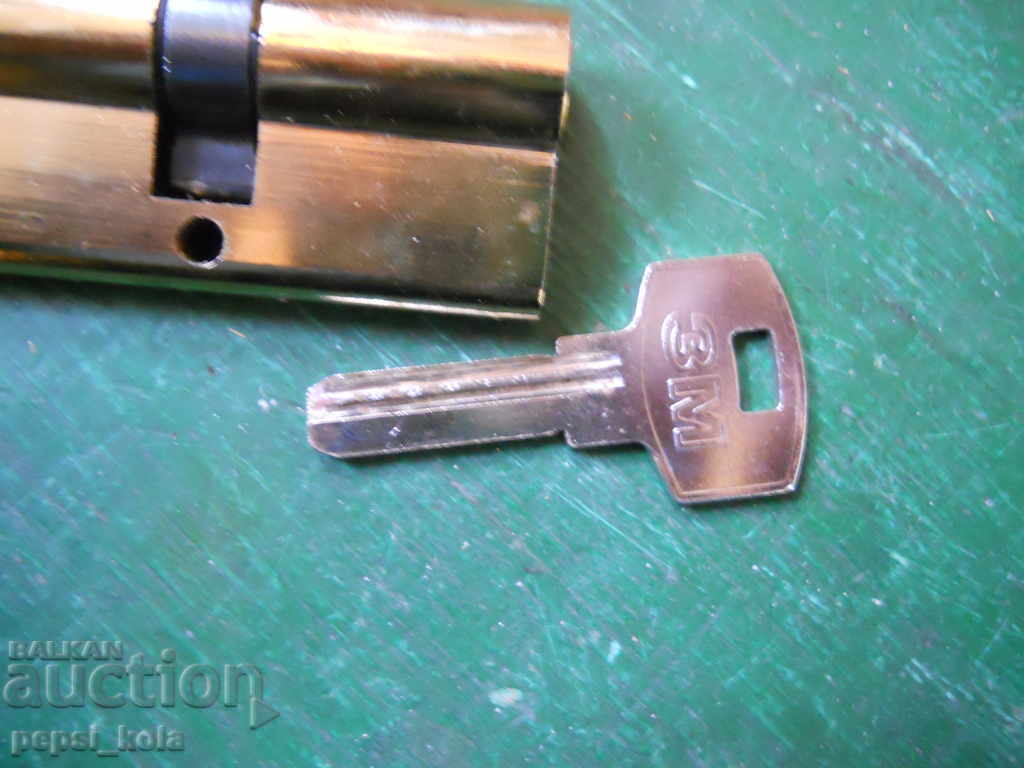 Патрон за брава "ЗМ" с един ямков ключ (нов, неупотребяван) с цена 4.00 лв. | € 2.05