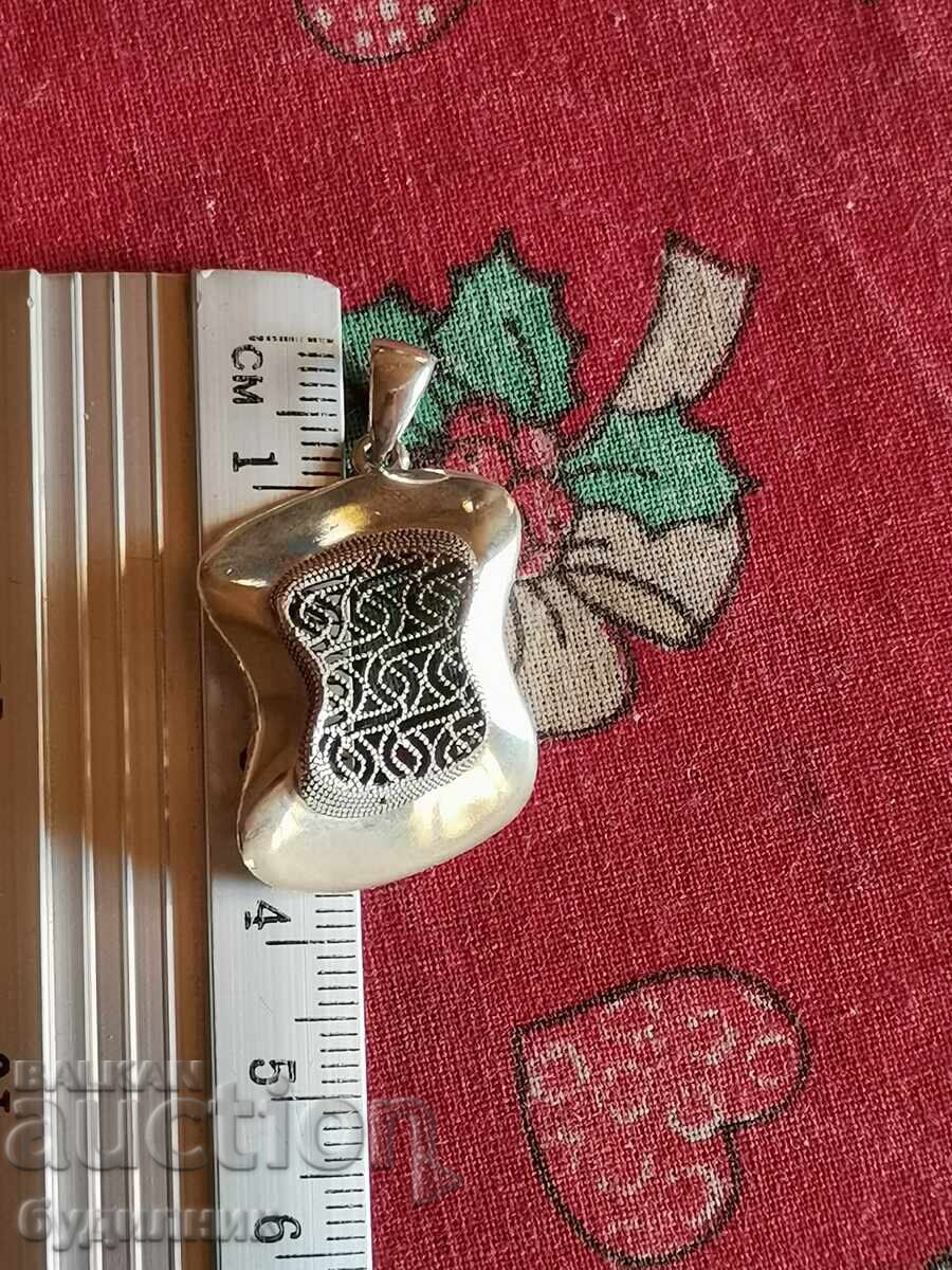 Παράδοση Ασημένιο μενταγιόν. 925. Ξεκινώ πάνω από 100 δημοπρασίες. Δείτε