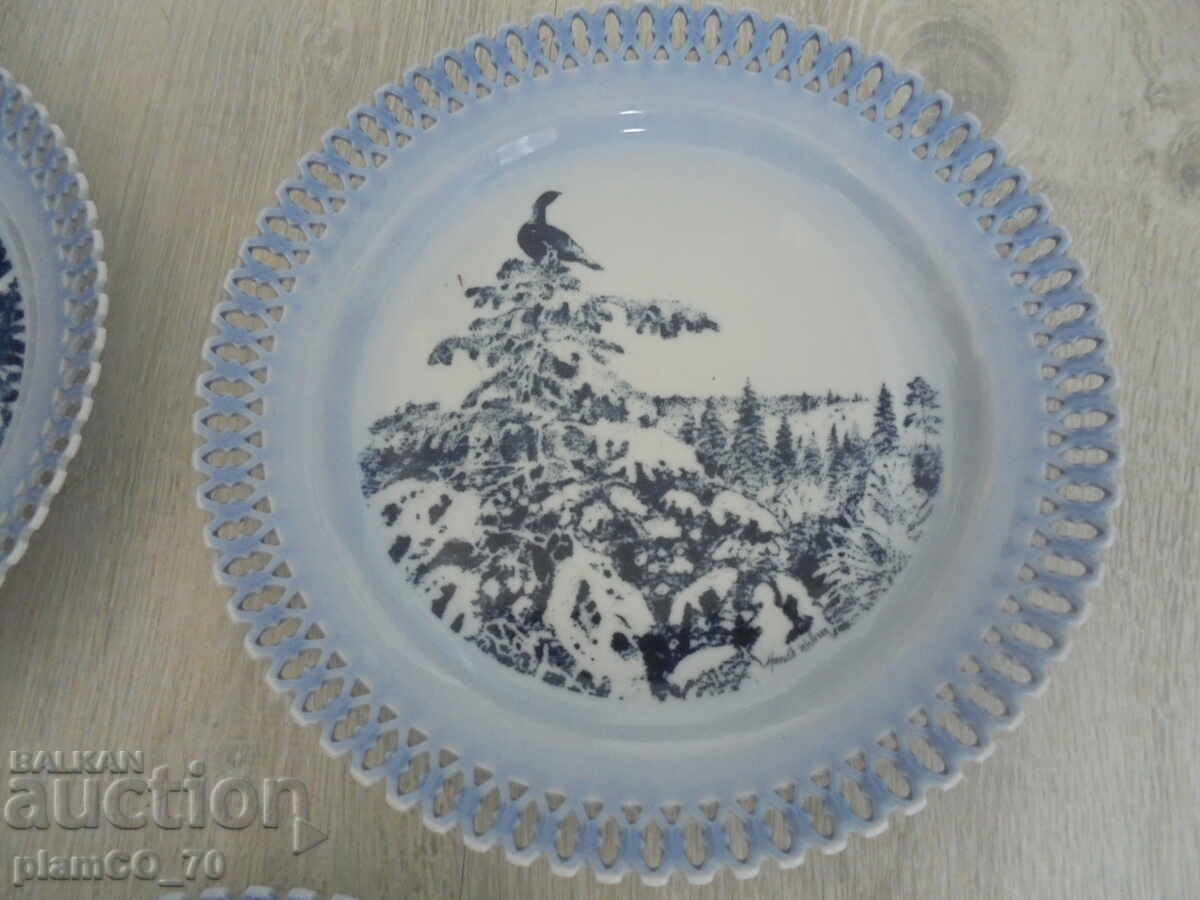 Livrarea №*8252 Trei farfurii decorative vechi / panouri Livrarea №*8252 Trei farfurii decorative vechi / panouri