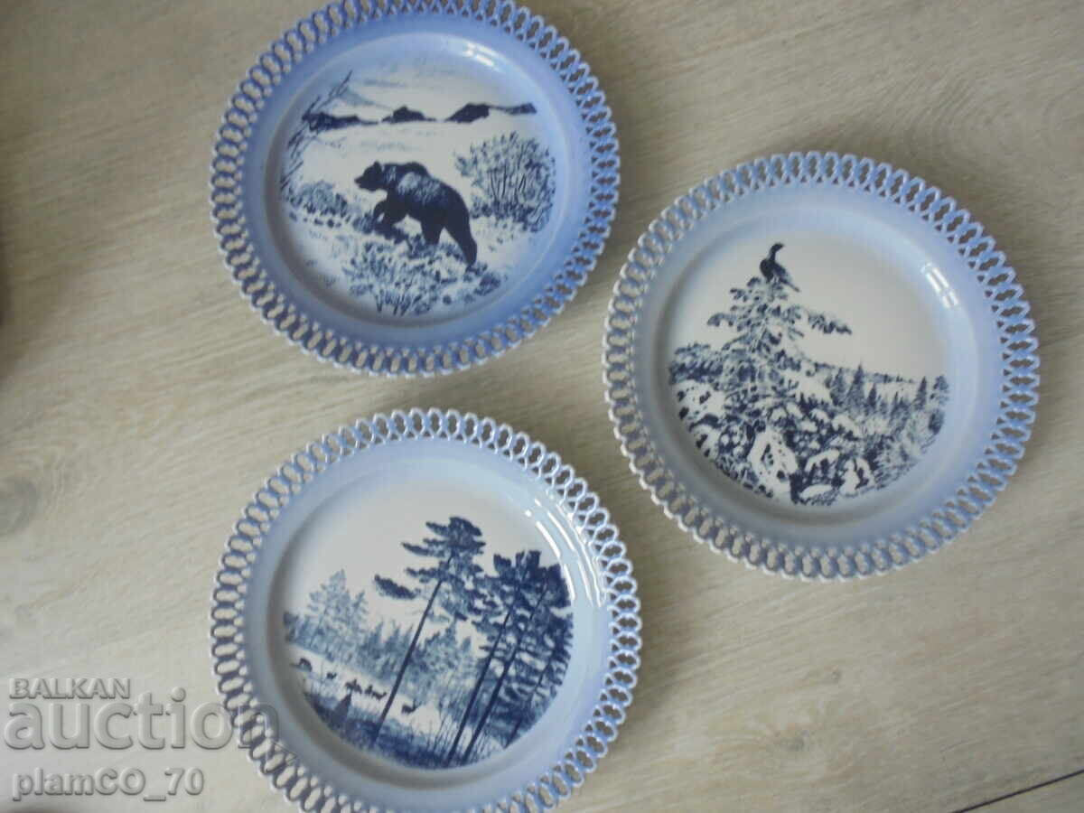 №*8252 Trei farfurii decorative vechi / panouri - 7 №*8252 Trei farfurii decorative vechi / panouri - 7