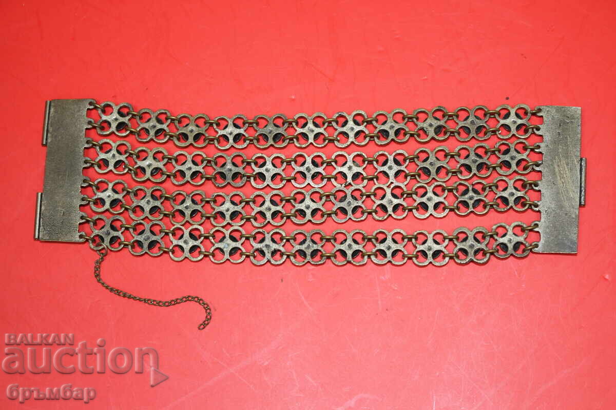 Δημοπρασία Παλιά γκρίβνα για κόσμημα φορεσιάς - 4 τεμάχια. Ορείχαλκος