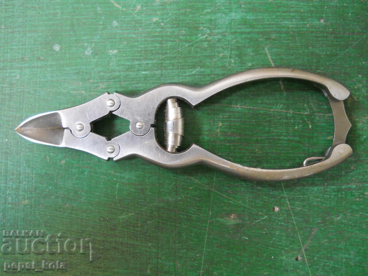 Δημοπρασία Επαγγελματικά τσιμπιδάκια για μανικιούρ και πεντικιούρ "Rostfrei"