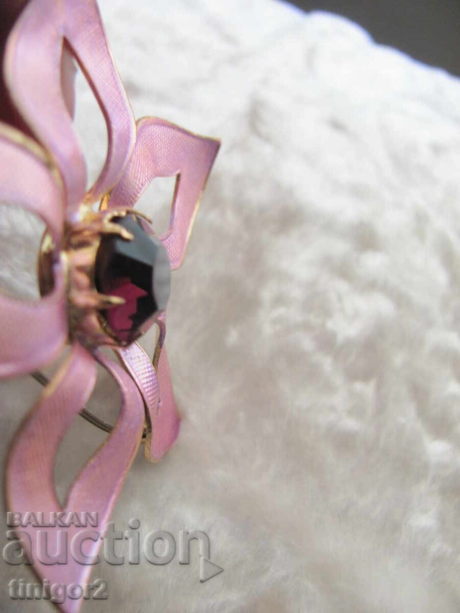 Beautiful brooch - flower with a semi-precious stone with price 35.00 BGN | € 17.90
