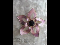 Broșă frumoasă - floare cu piatră semiprețioasă