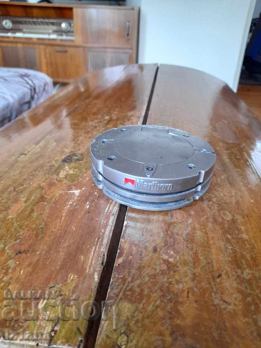 Παλιό τασάκι Marlboro