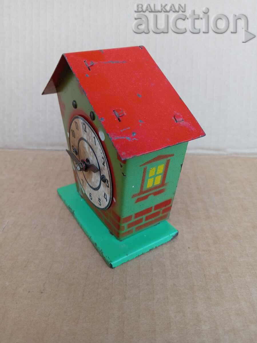 Auction  Wall-mounted mini metal clock