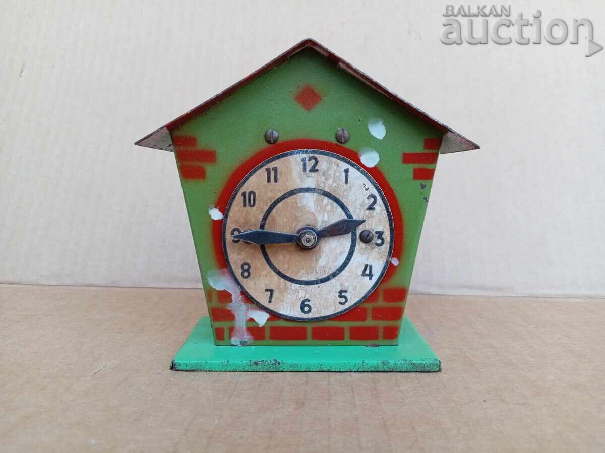 Wall-mounted mini metal clock