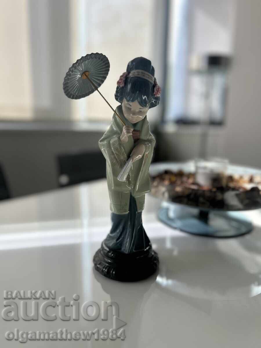 Auction  Lladró porcelain figurine "Geisha with parasol"