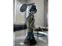 Figurină din porțelan Lladró „Geișă cu umbrelă”