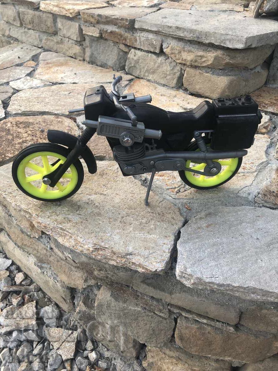 голям пластмасов мотоциклет с ракетна установка военен тип с цена 25.00 лв. | € 12.78