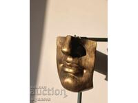Sculptură originală a unei figuri mitologice cu efect de bronz