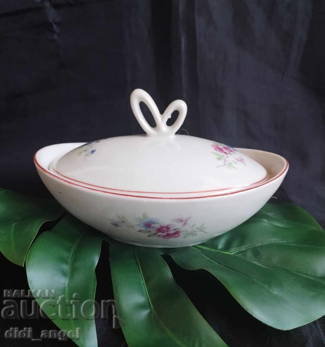 Βουλγάρικο κουτί με σοκολατάκια Βουλγάρικο κουτί με σοκολατάκια