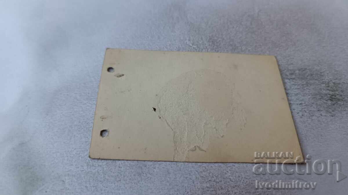 Φωτογραφία Νεαροί άνδρες στην παραλία με τιμή 2.35 BGN | € 1.20