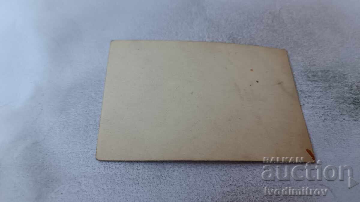 Φωτογραφία Νεαροί άνδρες στην παραλία με τιμή 2.35 BGN | € 1.20 Φωτογραφία Νεαροί άνδρες στην παραλία με τιμή 2.35 BGN | € 1.20