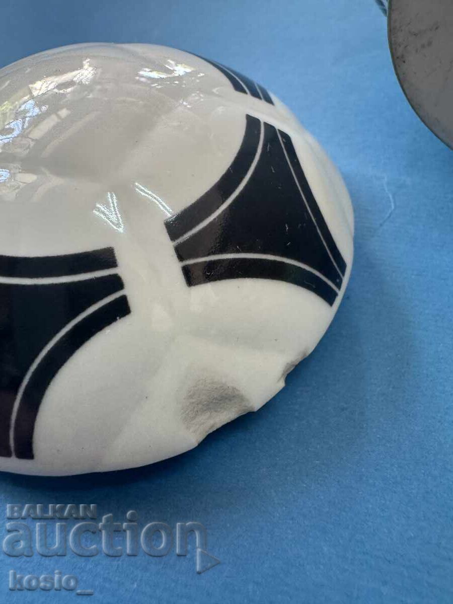 Figurină de porțelan bulgăresc, fotbal, cutie - 5