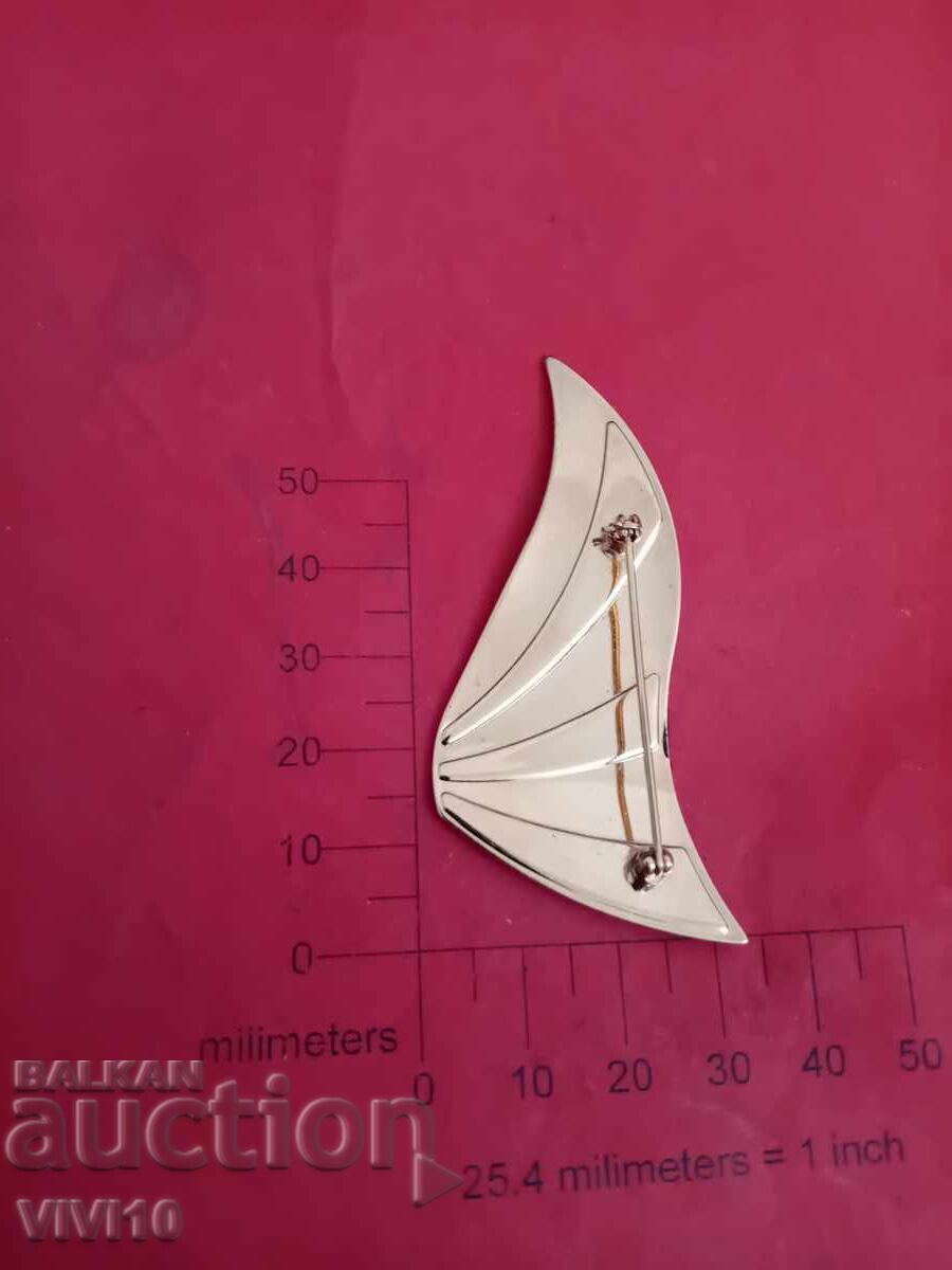 Antique enamel brooch, Gold plated with price 20.00 BGN | € 10.23