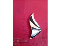 Αρχαία καρφίτσα σμάλτου, Επιχρύσωση