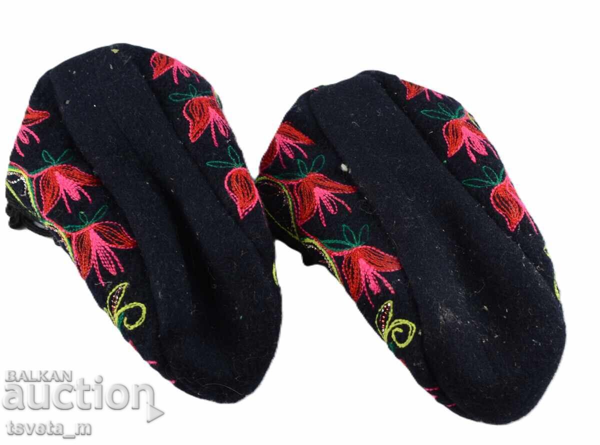 Доставка на Вълнени терлици ръчна изработка бродерия, народна носия