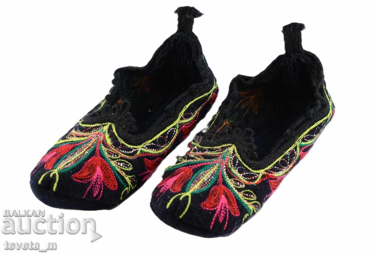 Вълнени терлици ръчна изработка бродерия, народна носия